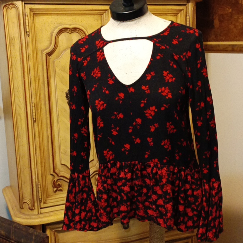 Women Blouse Red Black floral long sleeve XS MOSSIMO b43